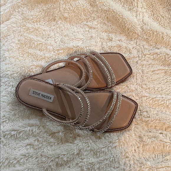Steve Madden Beige and Silver Strappy Sandals - Picture 1 of 2